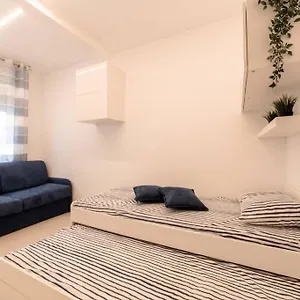 https://new-loft-free-parking-100-mt-dal-mare.emilia-romagnahotels.net