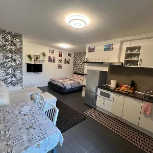 https://apt-tazzoli-11.it-lombardy.com